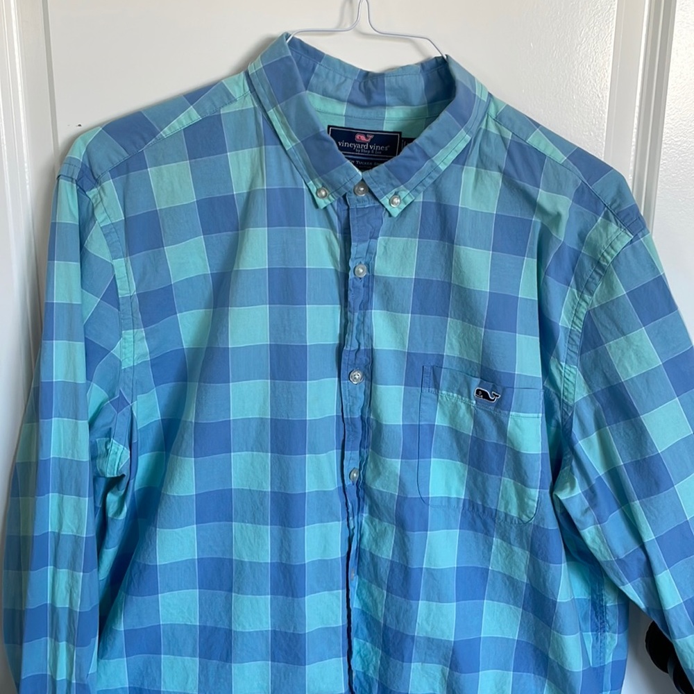 Vineyard Vines Mens button down shirt